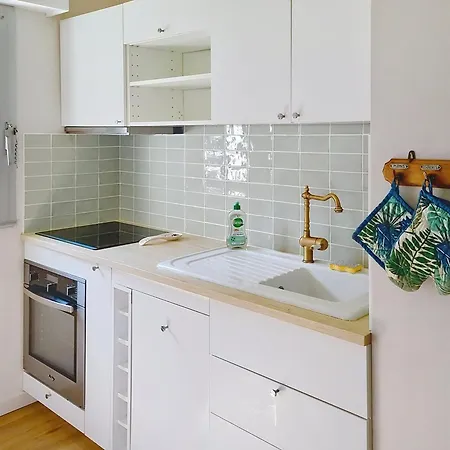 Rez-de-jardin Proche Mer, 4 Couchages - Fr-1-746-31