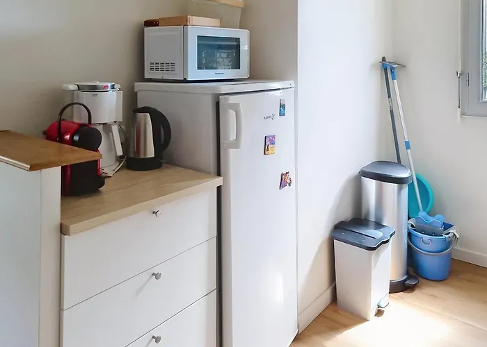 Rez-de-jardin Proche Mer, 4 Couchages - Fr-1-746-31